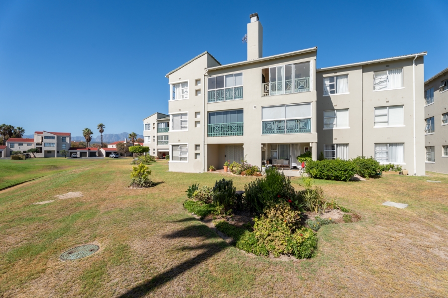 To Let 3 Bedroom Property for Rent in Greenways Golf Estate Western Cape